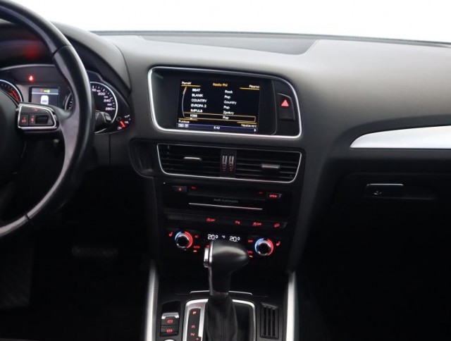 Audi Q5  3.0 TDI S line