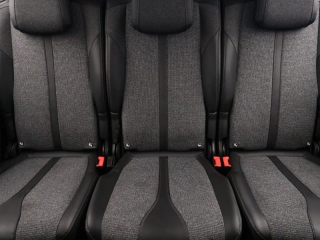 Peugeot 5008  PureTech 130 