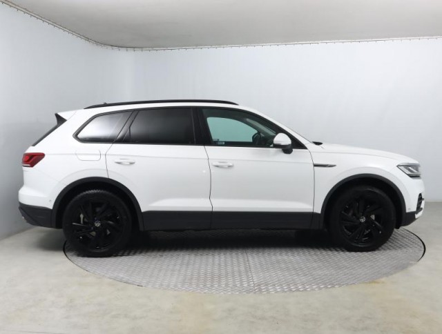 Volkswagen Touareg  3.0 TDI 