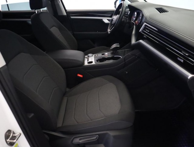 Volkswagen Touareg  3.0 TDI 