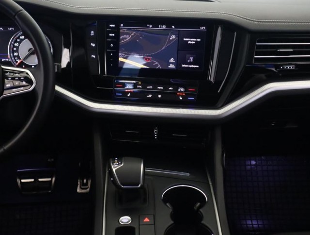 Volkswagen Touareg  3.0 TDI 