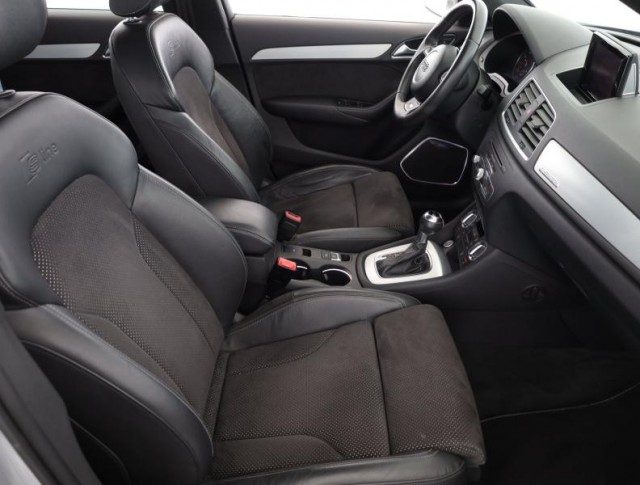 Audi Q3  2.0 TFSI S line