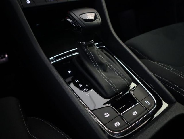 Škoda Karoq  1.5 TSI Sportline