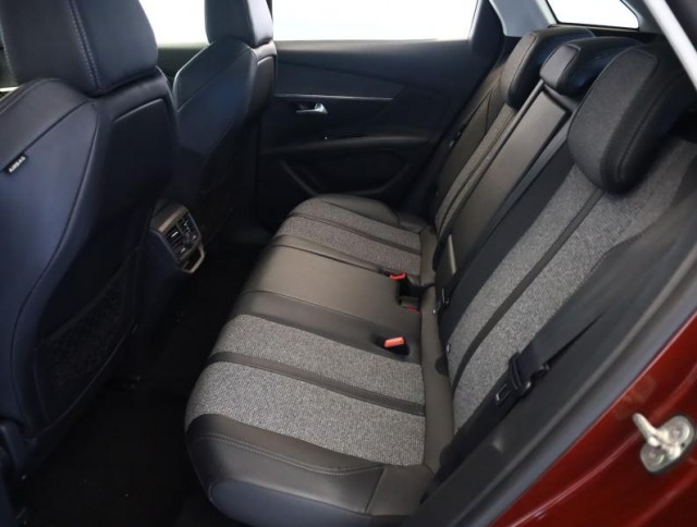 Peugeot 3008  1.2 PureTech Allure