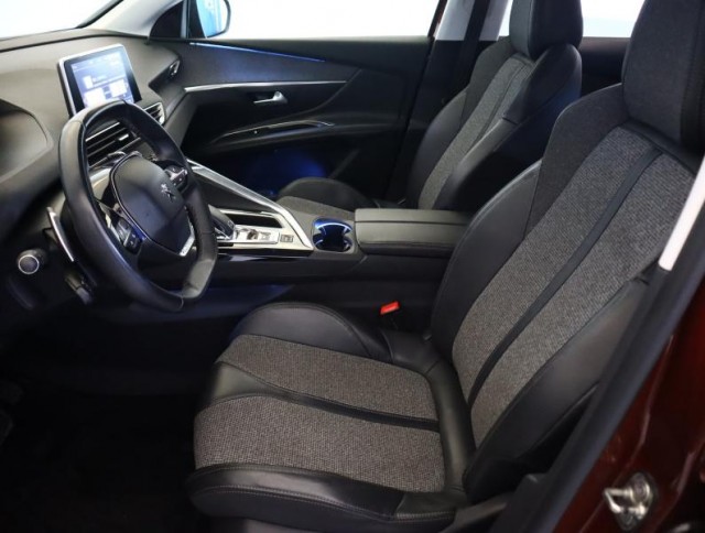 Peugeot 3008  1.2 PureTech Allure