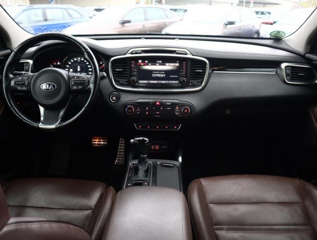 Kia Sorento  2.2 CRDi 