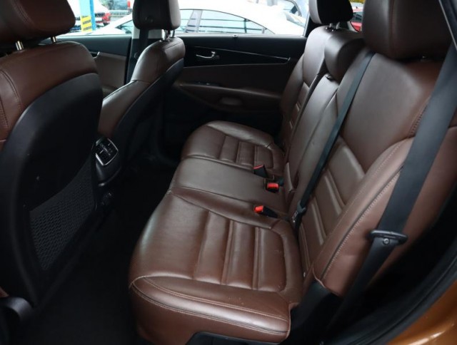 Kia Sorento  2.2 CRDi 