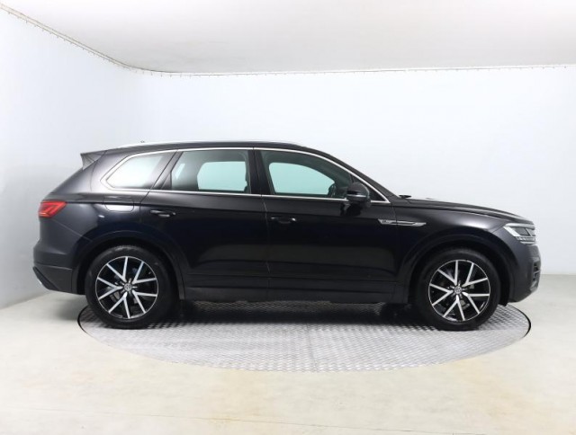 Volkswagen Touareg  3.0 TDI R-Line