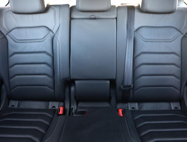 Volkswagen Touareg  3.0 TDI R-Line