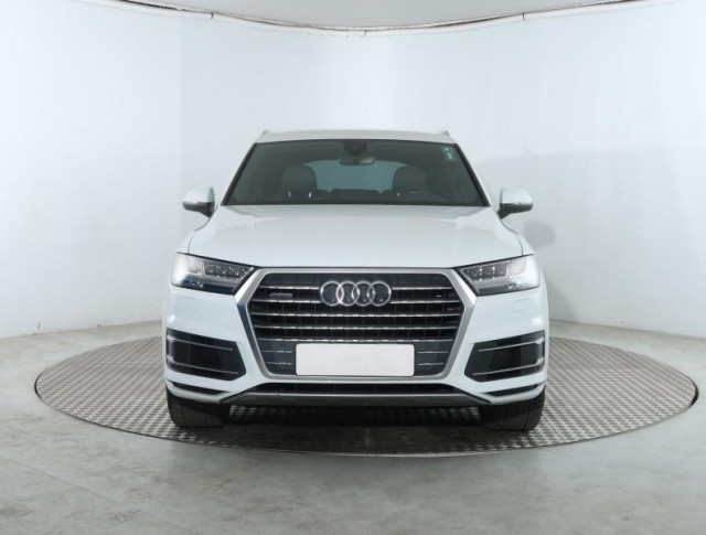 Audi Q7  3.0 TDI 