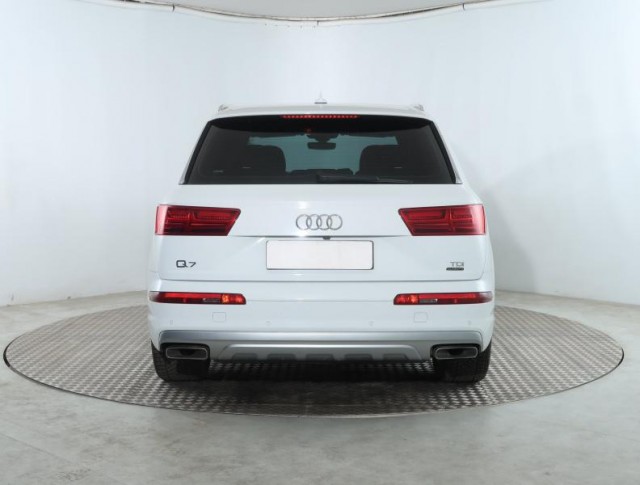 Audi Q7  3.0 TDI 