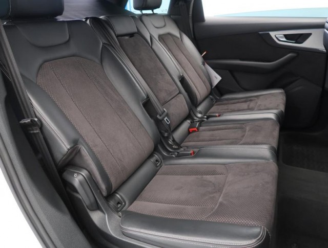 Audi Q7  3.0 TDI 