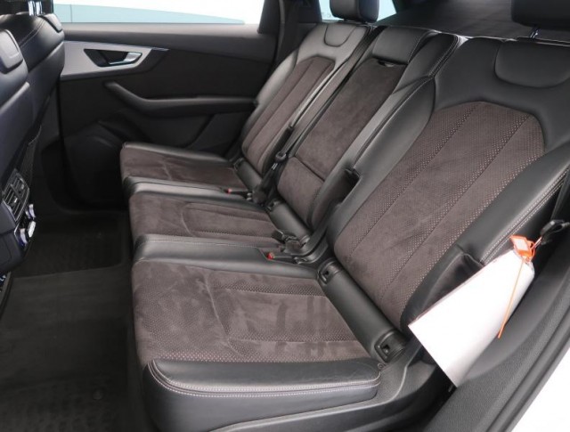 Audi Q7  3.0 TDI 