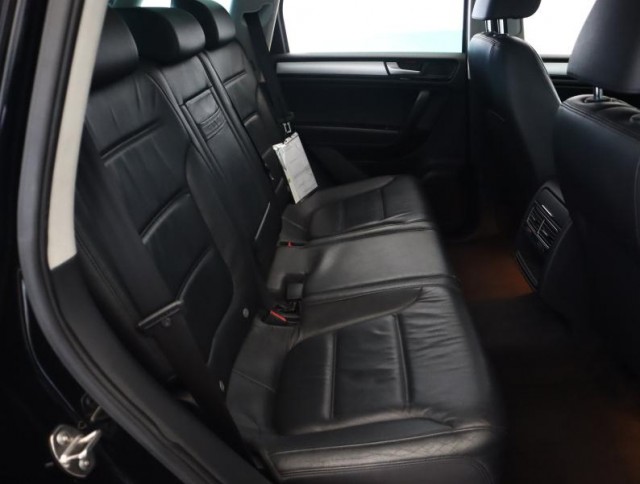 Volkswagen Touareg  3.0 TDI Business