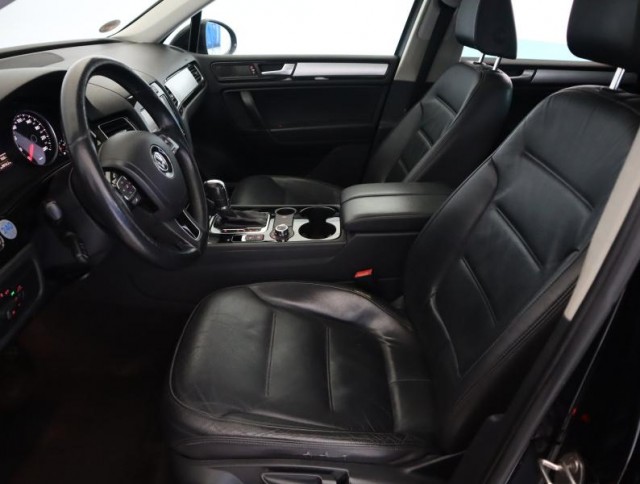 Volkswagen Touareg  3.0 TDI Business