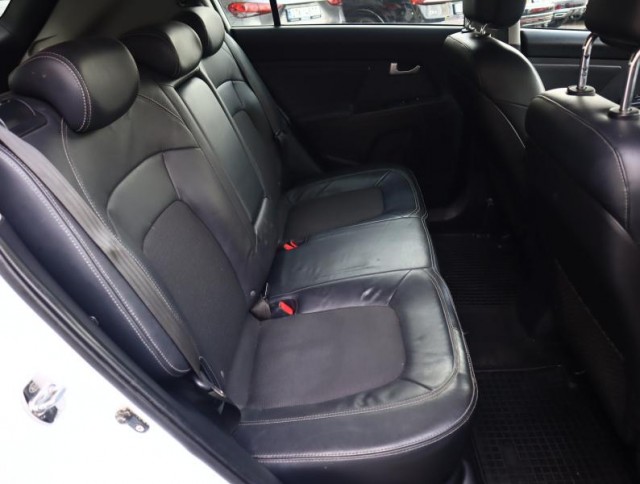 Kia Sportage  2.0 CRDi 