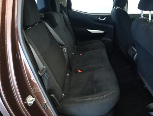 Nissan Navara  2.3 dCi 