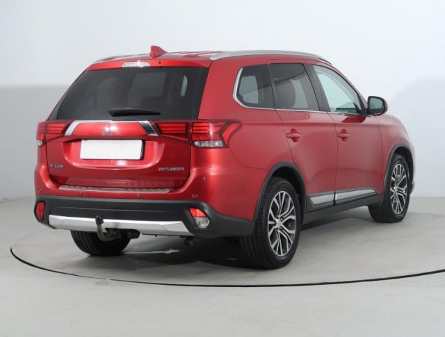 Mitsubishi Outlander  2.2 DI-D 