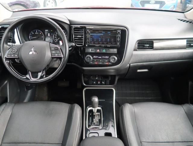 Mitsubishi Outlander  2.2 DI-D 