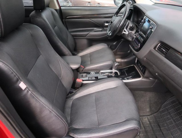 Mitsubishi Outlander  2.2 DI-D 