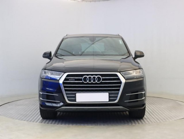 Audi Q7  3.0 TDI 