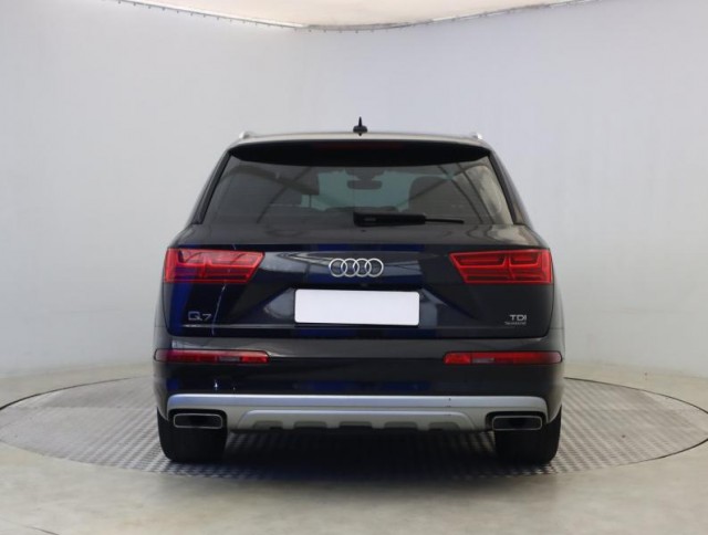 Audi Q7  3.0 TDI 