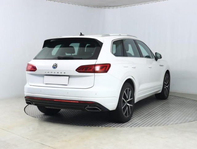 Volkswagen Touareg  3.0 TDI R-Line