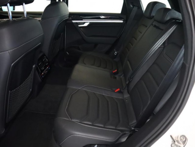 Volkswagen Touareg  3.0 TDI R-Line