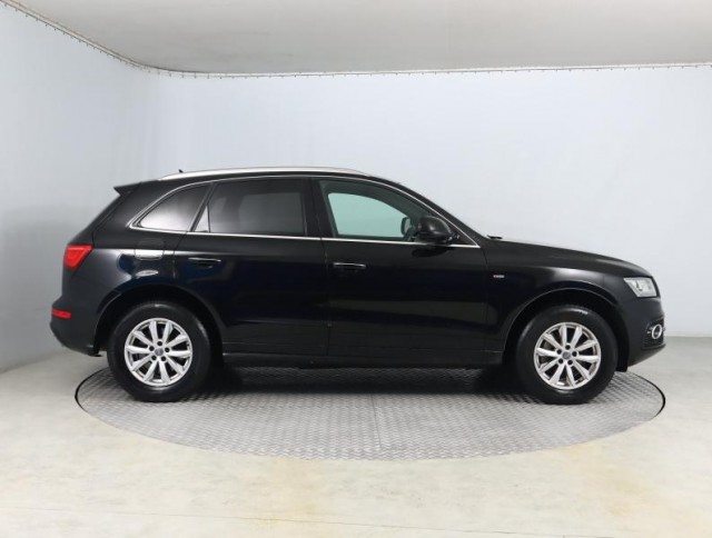 Audi Q5  3.0 TDI S line