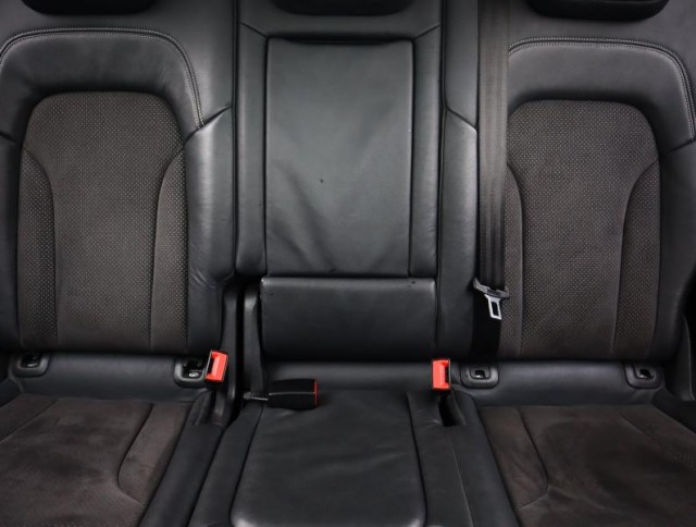 Audi Q5  3.0 TDI S line