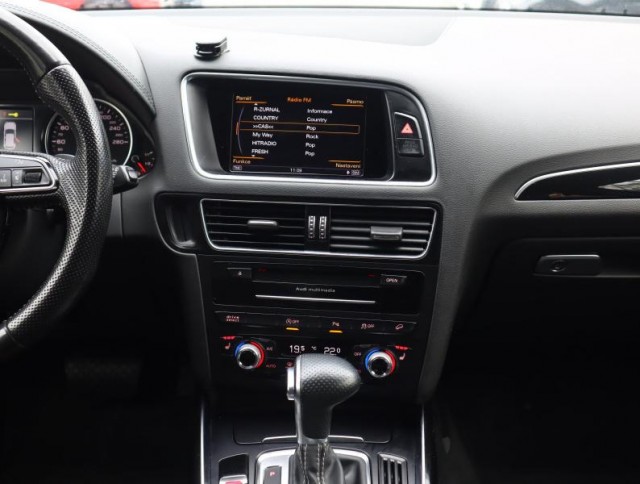 Audi Q5  3.0 TDI S line