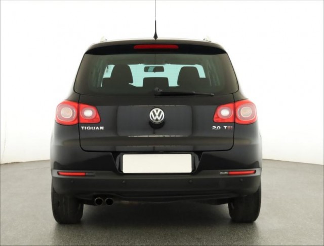 Volkswagen Tiguan  2.0 TSI 