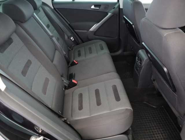 Volkswagen Tiguan  2.0 TSI 