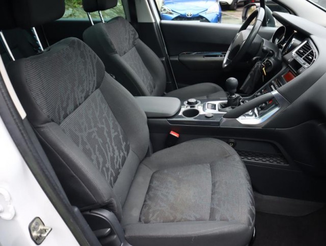 Peugeot 3008  1.6 HDi 