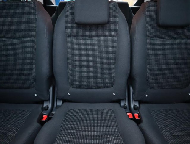 Peugeot 5008  1.6 HDi 