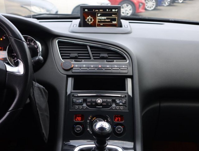 Peugeot 5008  1.6 HDi 