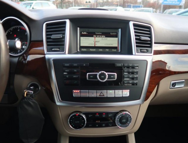 Mercedes-Benz ML  ML 250 BlueTEC Performance Pa