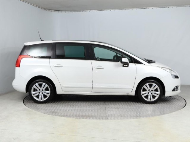 Peugeot 5008  2.0 BlueHDi 