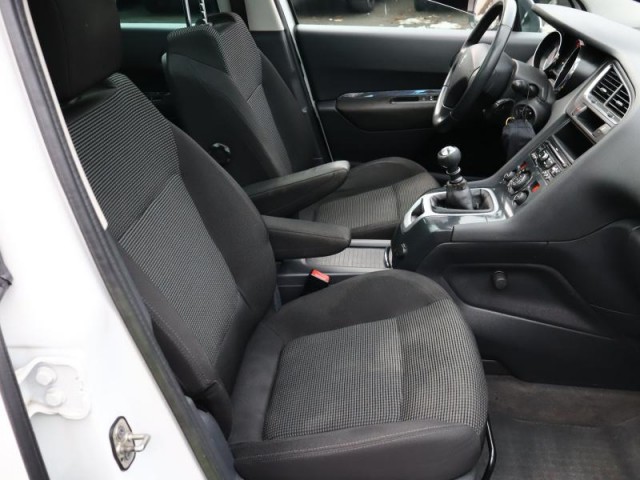 Peugeot 5008  2.0 BlueHDi 