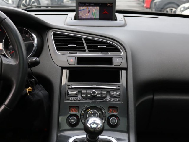 Peugeot 5008  2.0 BlueHDi 