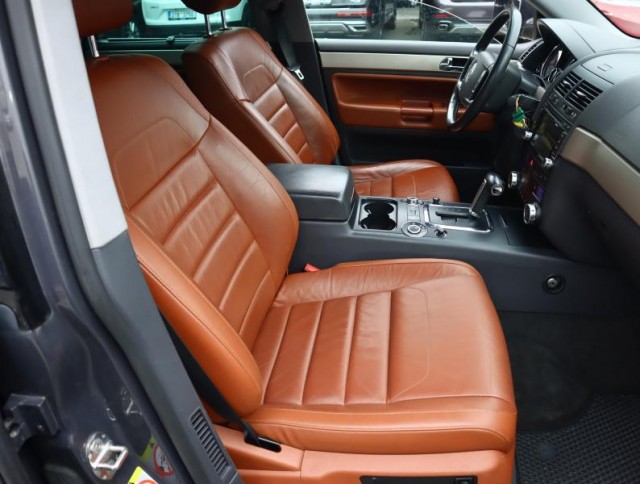 Volkswagen Touareg  3.0 TDI 