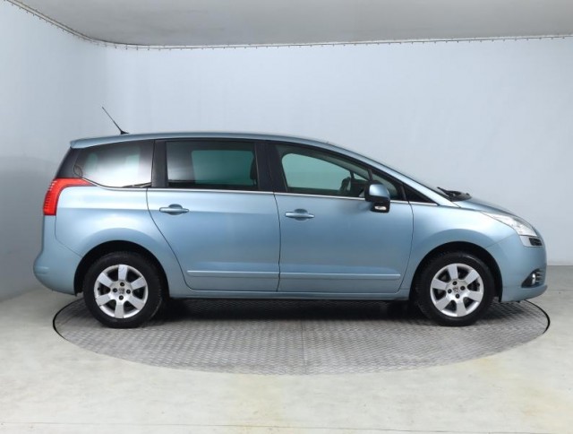 Peugeot 5008  1.6 HDi 