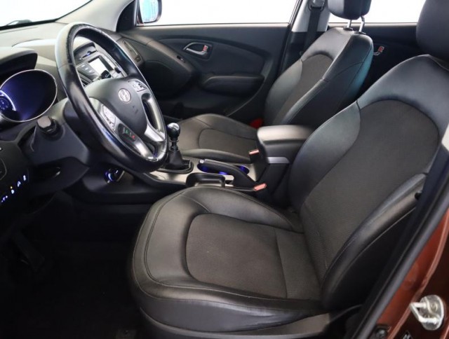Hyundai ix35  2.0 CRDi Trikolor