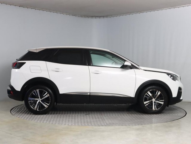 Peugeot 3008  1.6 BlueHDi Allure