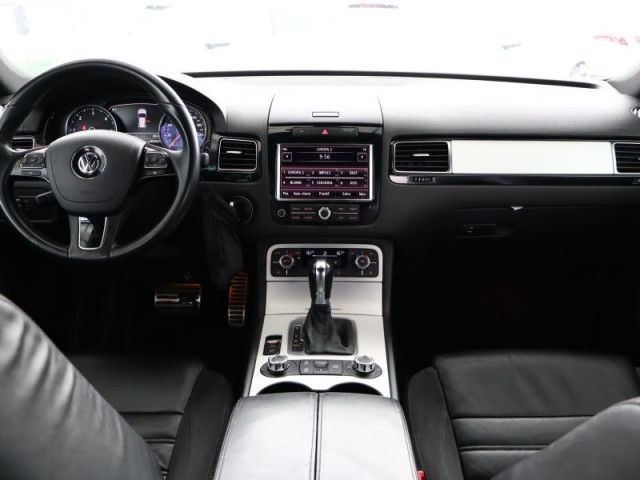 Volkswagen Touareg  3.0 TDI 