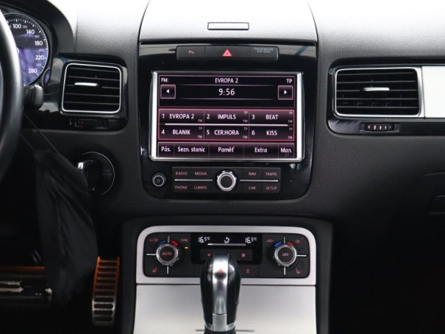 Volkswagen Touareg  3.0 TDI 