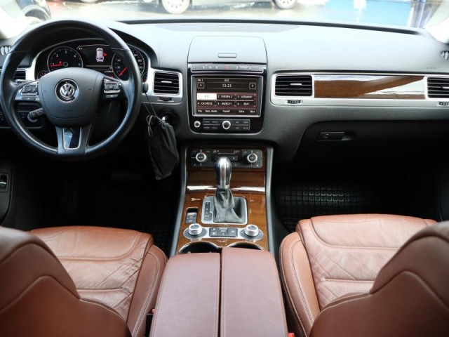 Volkswagen Touareg  3.0 TDI 