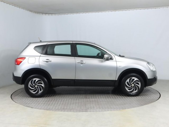 Nissan Qashqai  1.6 