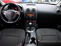 Nissan Qashqai  1.6 