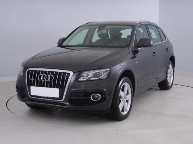 Audi Q5  3.0 TDI S line